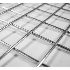 Сетка сварная нержавеющая квадратная в рулонах AISI 316 20х20х3 мм ГОСТ 23279-2012